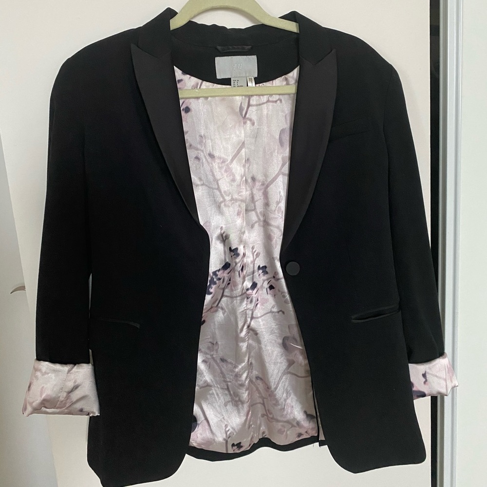 H&M black blazer with satin lining
